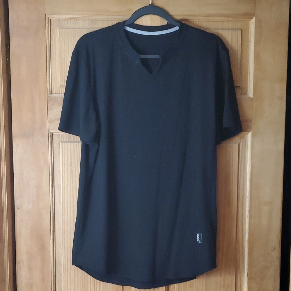 Like New Black T-Shirt, Size L